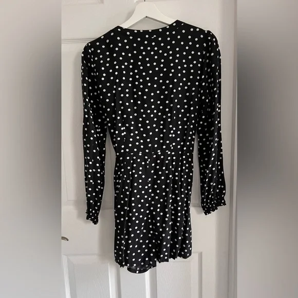 #18- Abercrombie and fitch black and white polka dot wrap romper Small - Picture 4 of 5